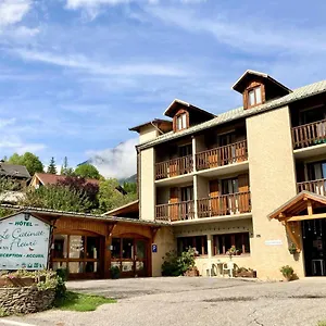 https://le-catinat-fleuri-guillestre.fr-provencehotel.com
