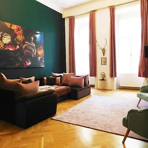 Apartman Wonder Deer Lux At The Parliament Self Check-in, Budapest