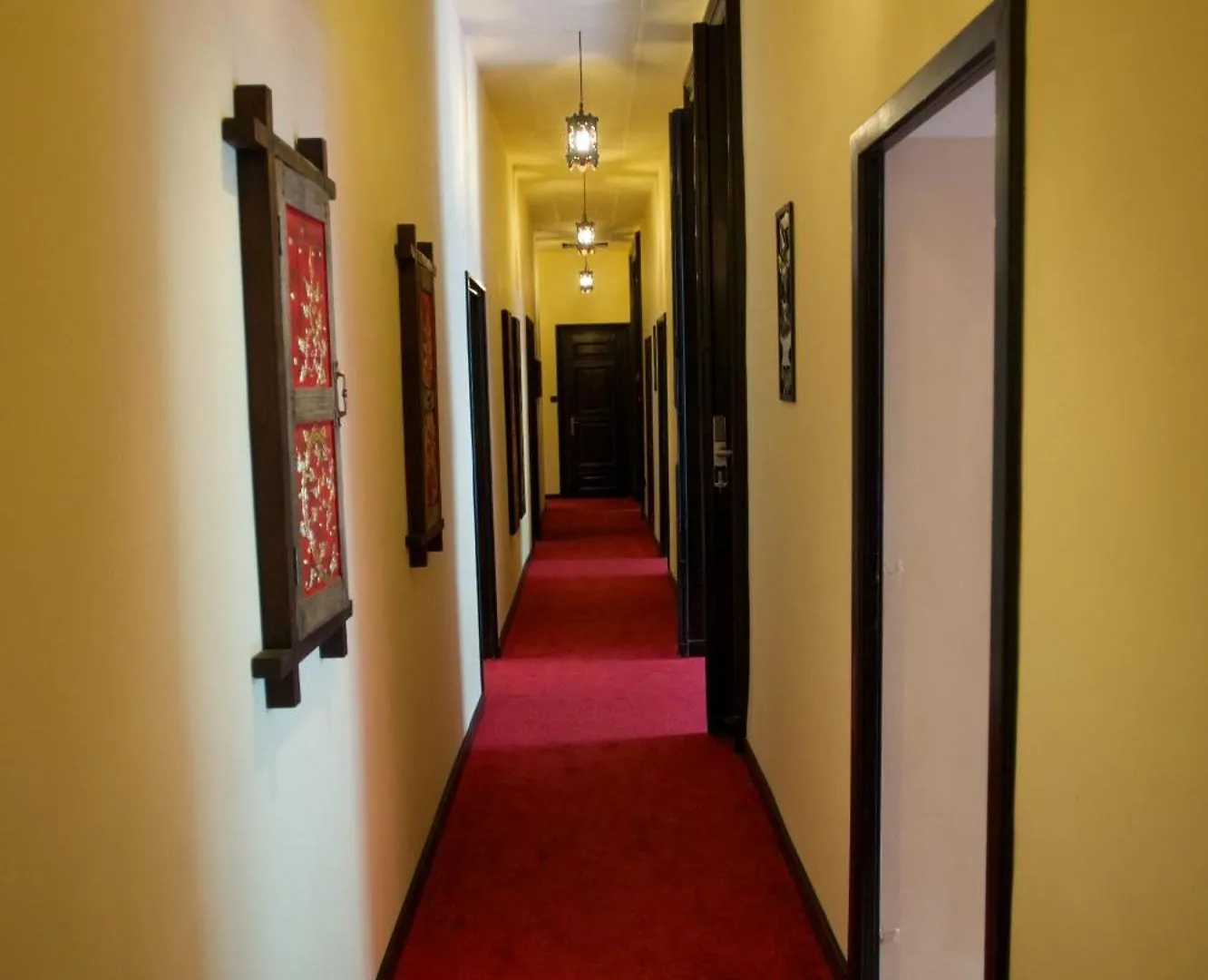 בודפשט Andrassy Thai Hotel 3*,